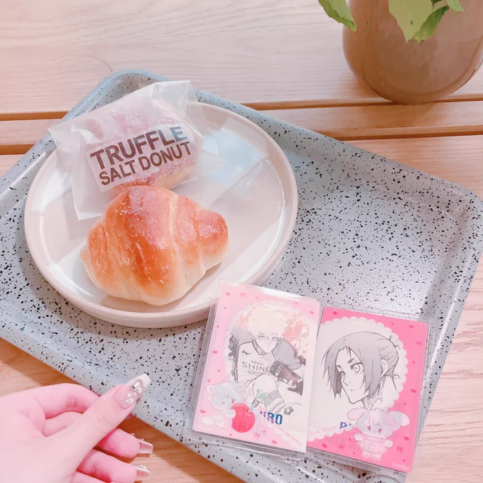 ( ⁼̴̶̤̀༥⁼̴̶̤́ )ŧ‹"ŧ‹"