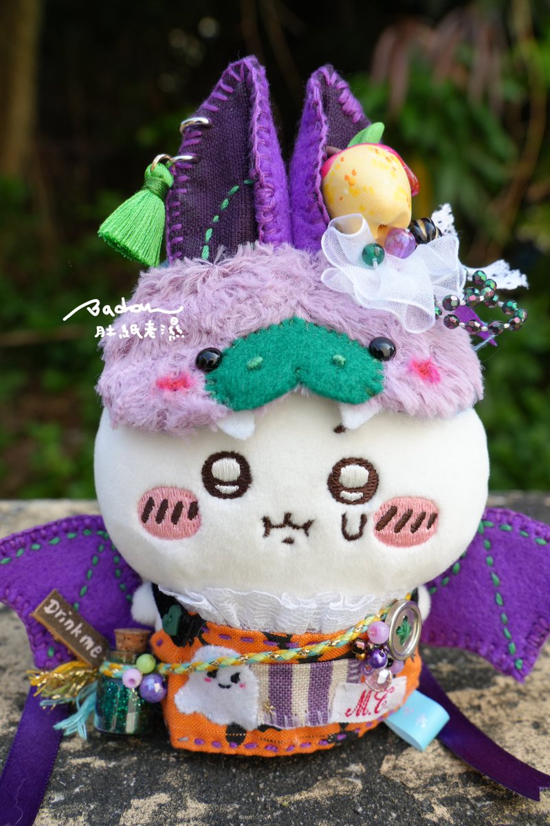 Badou160703's tweet photo. Halloween Doll Outfit: Little Bat🦇
久沒���推特都忘了，原來一次貼文只能發四張圖嗎😧
到十月底之前都會慢慢做各色小蝙蝠。
#Chiikawa https://t.co/9YY9pKln0X