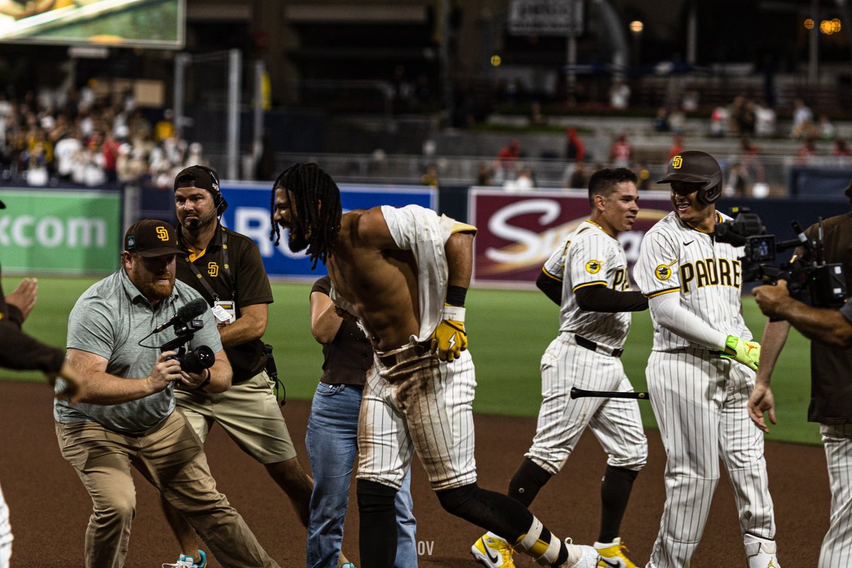 ortizvisualz's tweet image. tatis says goodnight 💤
-
- 
@tatis_jr