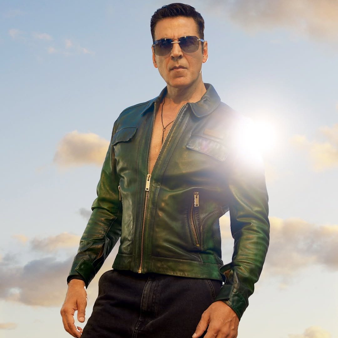 radiocityindia's tweet photo. Happy Birthday to Bollywood’s Khiladi, @akshaykumar 
From action to comedy to inspiring stories, he’s truly the man of versatility. 

Here’s to more power-packed performances and endless inspiration from the superstar himself! 🌟💪

#HappyBirthdayAkshayKumar #AkshayKumar #BollywoodKhiladi #LegendOfBollywood #BollywoodCeleb #RadioCity