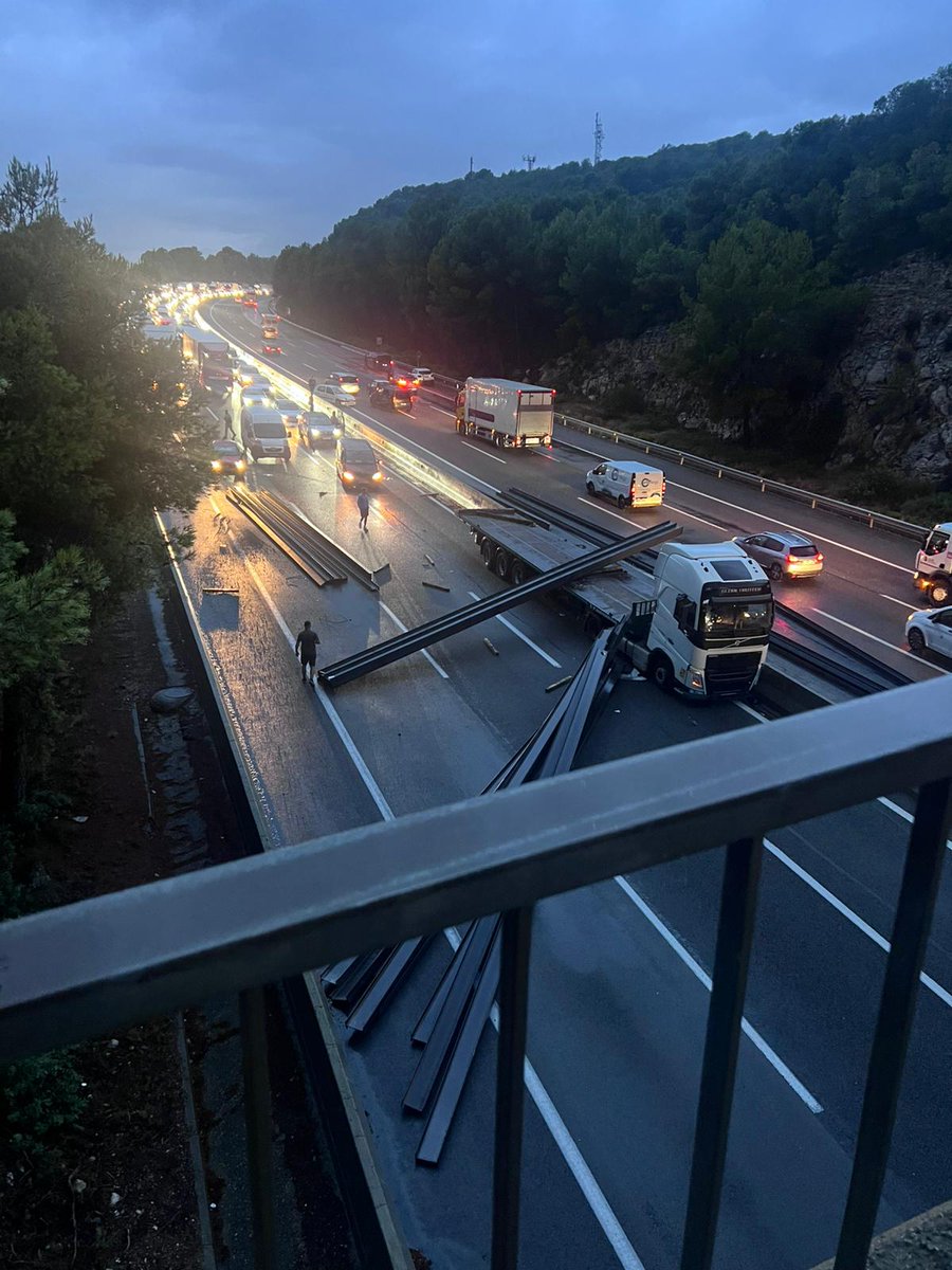 Rebut per wats... Tenen per ratU... Qui tingui que agafar autopista, que vagi per nacional 340...!! 🚨🚨🚨