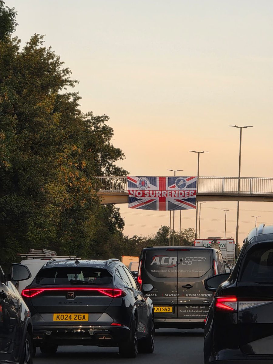elthamwall97's tweet image. On the a2 this morning 🇬🇧 

Someone will probs say I’ve done this as well 🤣🙃