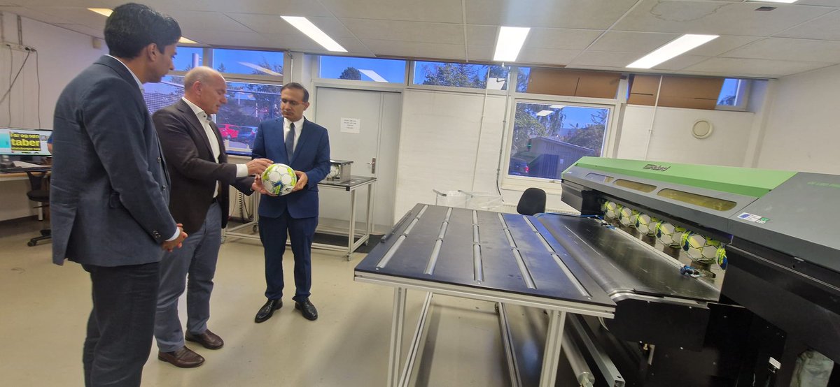 Amb <a href="/shoaibsarwar1/">Ambassador Shoaib Sarwar</a> visited Select Sports’ 🇩🇰 , a leading supplier of ⚽ &amp; sportswear to major European ⚽ clubs.
80% of their products are sourced from 🇵🇰 , primarily Khawaja Anwar Industries, Sialkot, who since 1975 have been producing footballs &amp; sports wear/accessories. 🇵🇰⚽