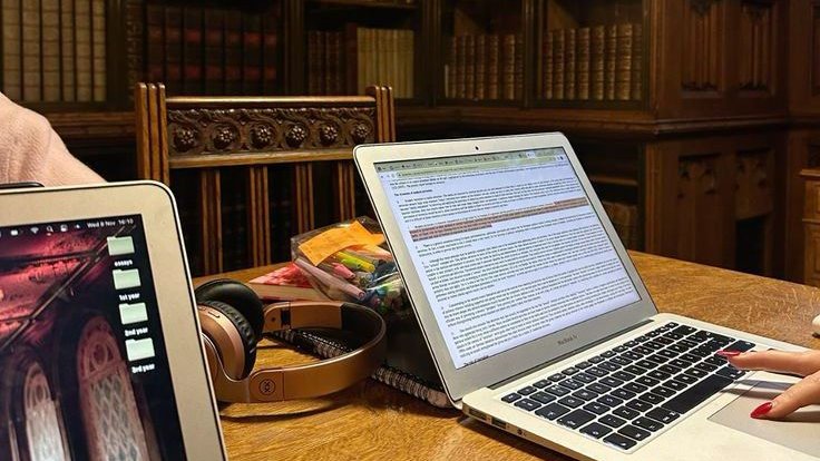 pilatesgirly's tweet image. libraries filled with students, wearing sweatpants everywhere, late nights and short rest time