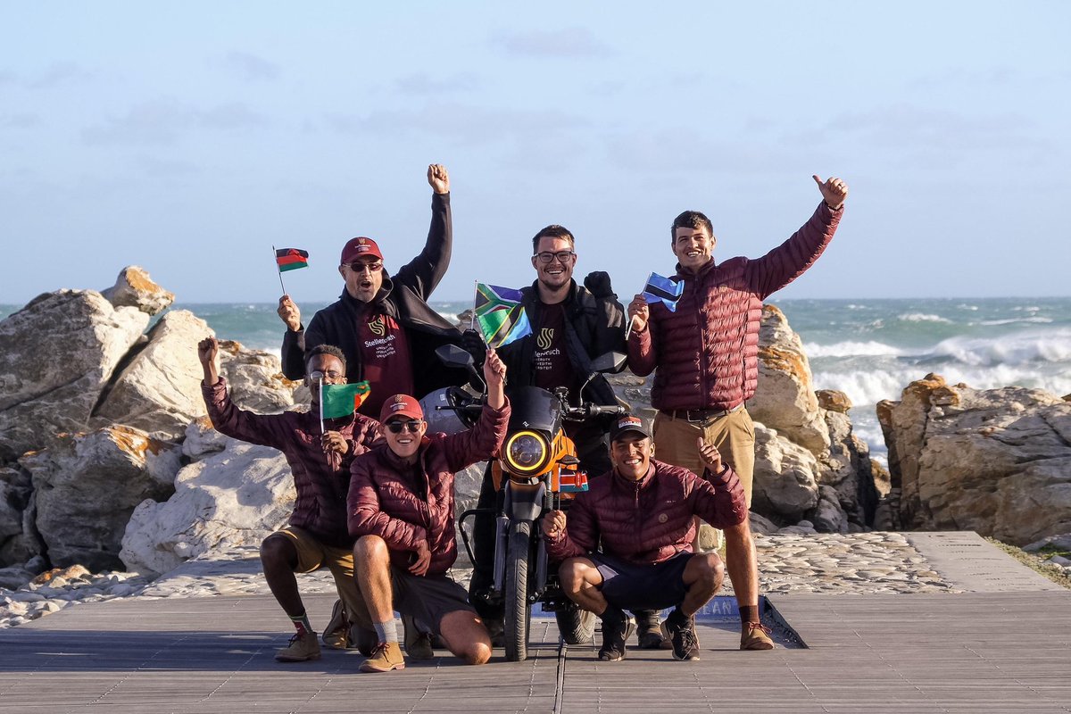 The future of Africa’s mobility is being built today. ⚡
From students at <a href="/StAndrewsTuri/">St Andrew's Turi</a> building a Roam Air, to book deliveries with the <a href="/ajumafoundation/">Ajuma Foundation</a>, to research at <a href="/StellenboschUni/">Stellenbosch University</a>, Roaming in Education is how we’re electrifying Africa, one vehicle at a time. 🌍
#RoamAir