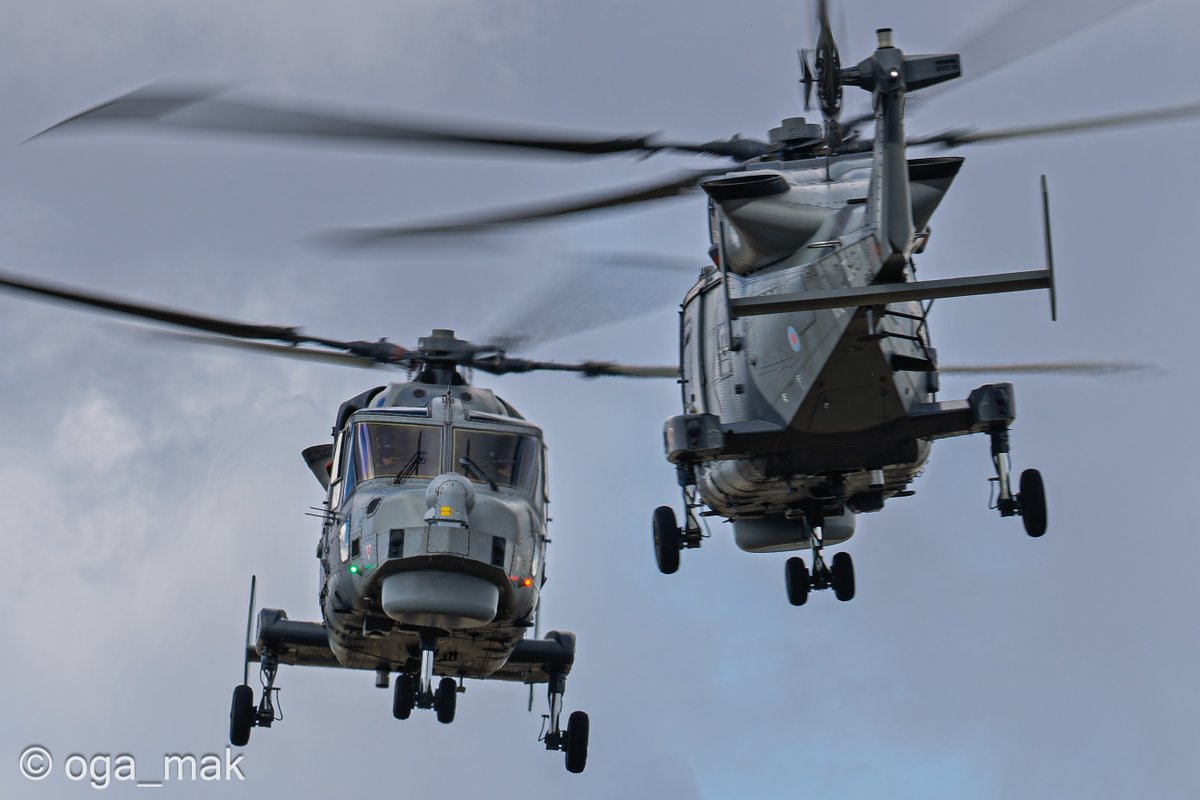 AgustaWestland AW159 Wildcat HMA2 - Royal Navy🇬🇧

🚁(left) ZZ528 / 🚁(right) ZZ514

📷RAF Fairford (EGVA) UK 20-07-2025 16:41

#キヤノン #Canon #EOSR1 #EF500 #PureRAW5 #aviation #AvGeek #RAFFairford #RIAT2025 #RIAT25 #UK遠征2025