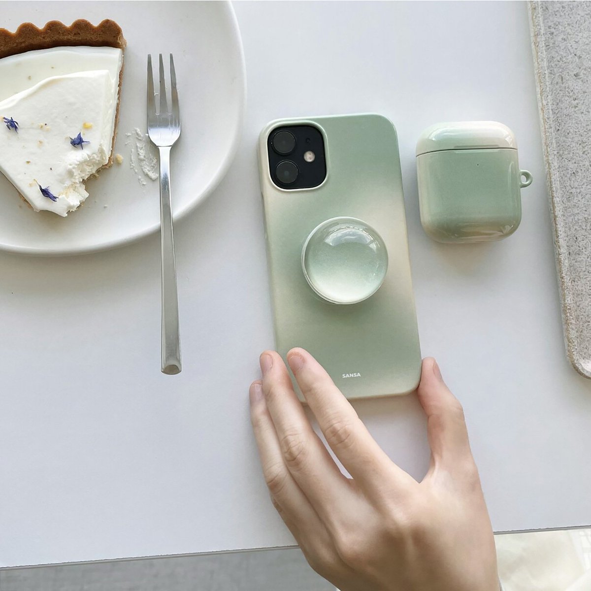 nugu_official's tweet image. ＼nugu公式X限定プレゼントキャンペーン📱˖⊹ ࣪／

Peace We Love,SANSA💚
お洒落なスマホケースや雑貨が豊富の韓国ブランド #SANSA がnuguにて単独セール中🤳
セールを記念し、可愛いスマホケースを4名様にプレゼントいたします🤲🎁

✅応募方法
1. @nugu_official &amp;amp; @sansa_shop をフォロー
2.