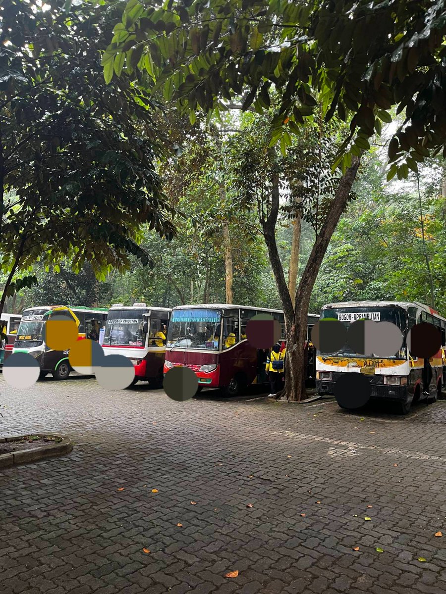 barengwarga's tweet image. Anak UI berangkat ke DPR. Semoga suaranya didengar oleh (yang katanya) wakil rakyat!

#ResetIndonesia