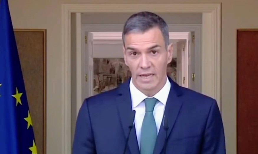 Conversaciones en el andamio: Vuelta al tajo y las sedes sin barrer. Por <a href="/Sr_Gomez_/">Sr. Gómez.</a>   Francisco Gómez Valencia para #LaPaseata 

lapaseata.net/2025/09/09/vue…

«Ya no controlan el relato y por mucho que insulten a Israel, a Ayuso, a los jueces, o amenacen con las DANAS tratando de