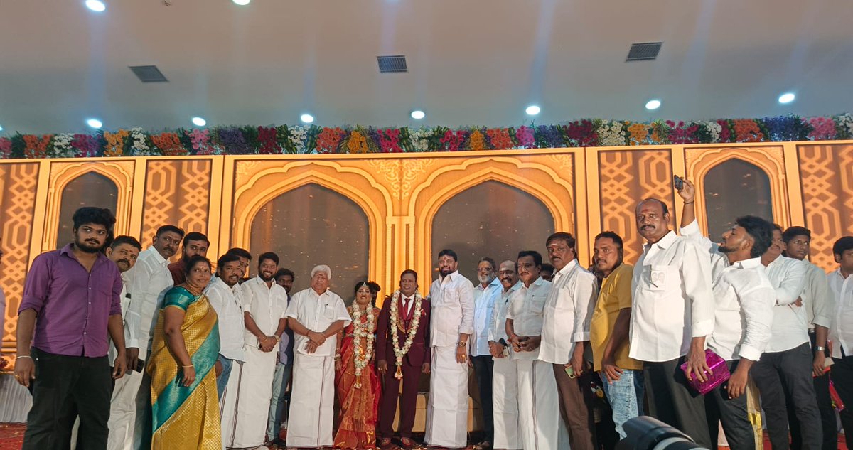 SDSSELVAM's tweet image. சென்னை உயர்நீதிமன்ற வழக்கறிஞர், சித்தாமூர் ஒன்றிய மாணவர் அணி செயலாளர் திரு.சேவல் ச. இராம்பிரசாத் மற்றும் S. நளினி அவர்களின் திருமண வரவேற்பு விழாவில் கலந்துகொண்டபோது...

#Marriage #function #highcourt #advocate #AIADMK #eps #trending #SDS #SDSSELVAM