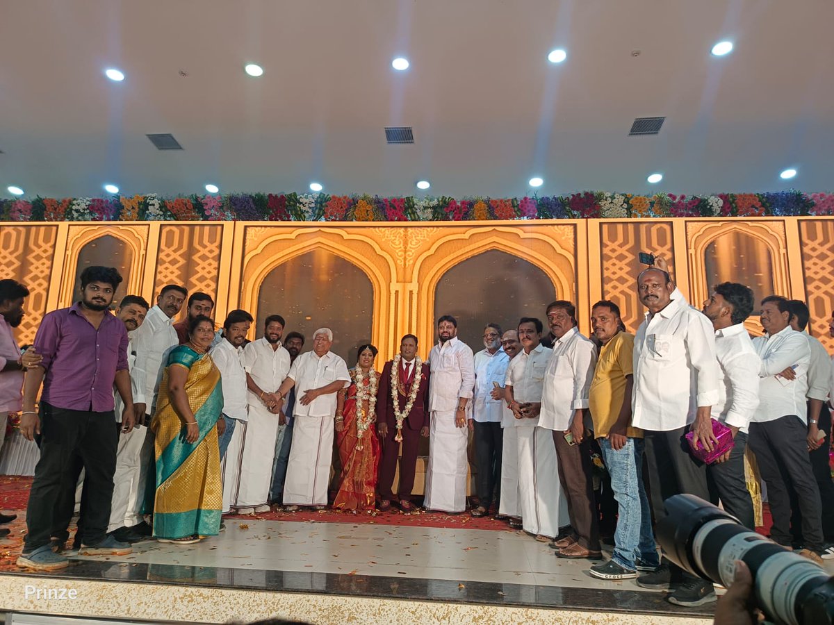 SDSSELVAM's tweet image. சென்னை உயர்நீதிமன்ற வழக்கறிஞர், சித்தாமூர் ஒன்றிய மாணவர் அணி செயலாளர் திரு.சேவல் ச. இராம்பிரசாத் மற்றும் S. நளினி அவர்களின் திருமண வரவேற்பு விழாவில் கலந்துகொண்டபோது...

#Marriage #function #highcourt #advocate #AIADMK #eps #trending #SDS #SDSSELVAM