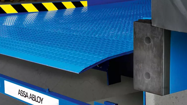 🔧 Nuestras plataformas para muelles de carga:

⚖️ Compensan diferencias de altura entre camión y muelle
🚚 Facilitan la carga y descarga segura
🛡️ Mejoran la seguridad reduciendo riesgos
🔄 Adaptables a distintos vehículos y entornos

👉🏽assaabloyentrance.com/es/es/solution…

#ASSAABLOY