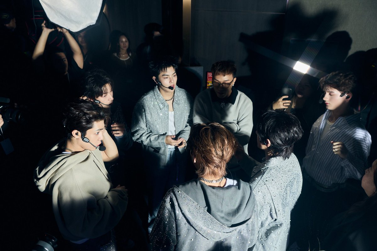 Mchoice Trainee

BEHIND THE STAGE at Mchoice &amp; Mint Awards 2025

(1/3)
#MchoiceTrainee #MchoiceMusic
#MchoiceMintAwards2025