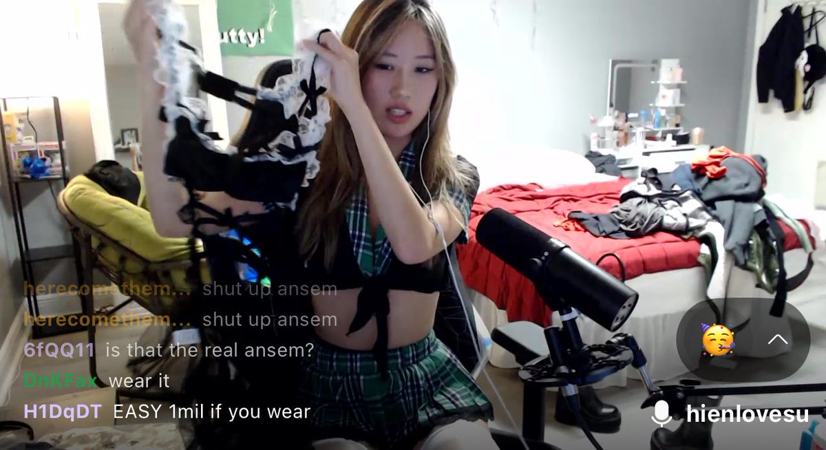 Pumpfun is the only streaming platform where you can get paid for watching OF girls💀