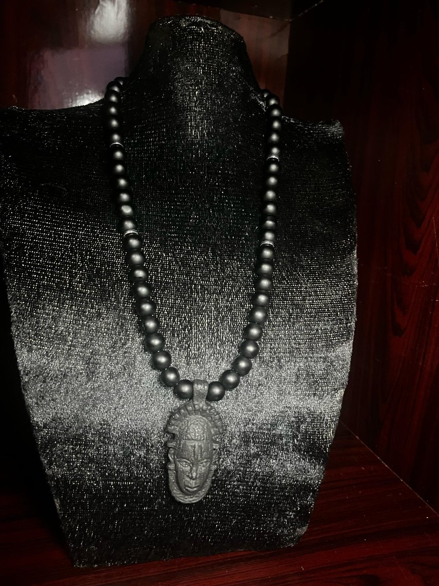 The queen idia pendant bead still very much available 

Price:25k
Pls help Rt