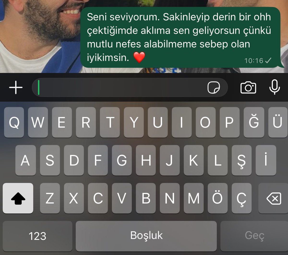 Hadi sevdiğinize sevdiğinizi söyleyin.