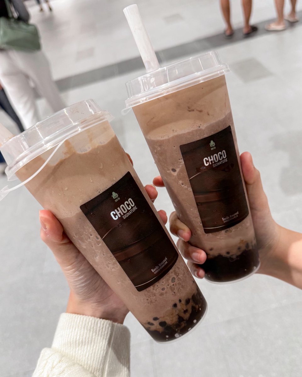 Hamkdy_'s tweet photo. ปกติ nose tea ทุกคนก���นอะไรกัน นี่อยากขายช็อกโก ซิกเนเจอร์ให้ลองมากกกกㅠㅠ โคตรรอร่อย นึกตามนะ เข้มช็อกปั่น นัวชีส ไข่มุกนุ่มๆ เฟลกโรยกรุบ จาบ้าา อร่อยจนหยดสุดท้าย อร่อยจนเพื่อนสั่งตาม https://t.co/AZxvjfwC03