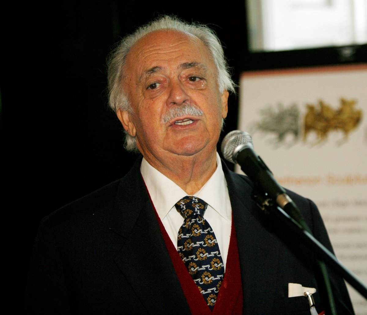 Remembering George Bizos five years on.
parthenonuk.com/component/tags… 

#OnThisDay  #GeorgeBizos #reunitetheparthenonmarbles