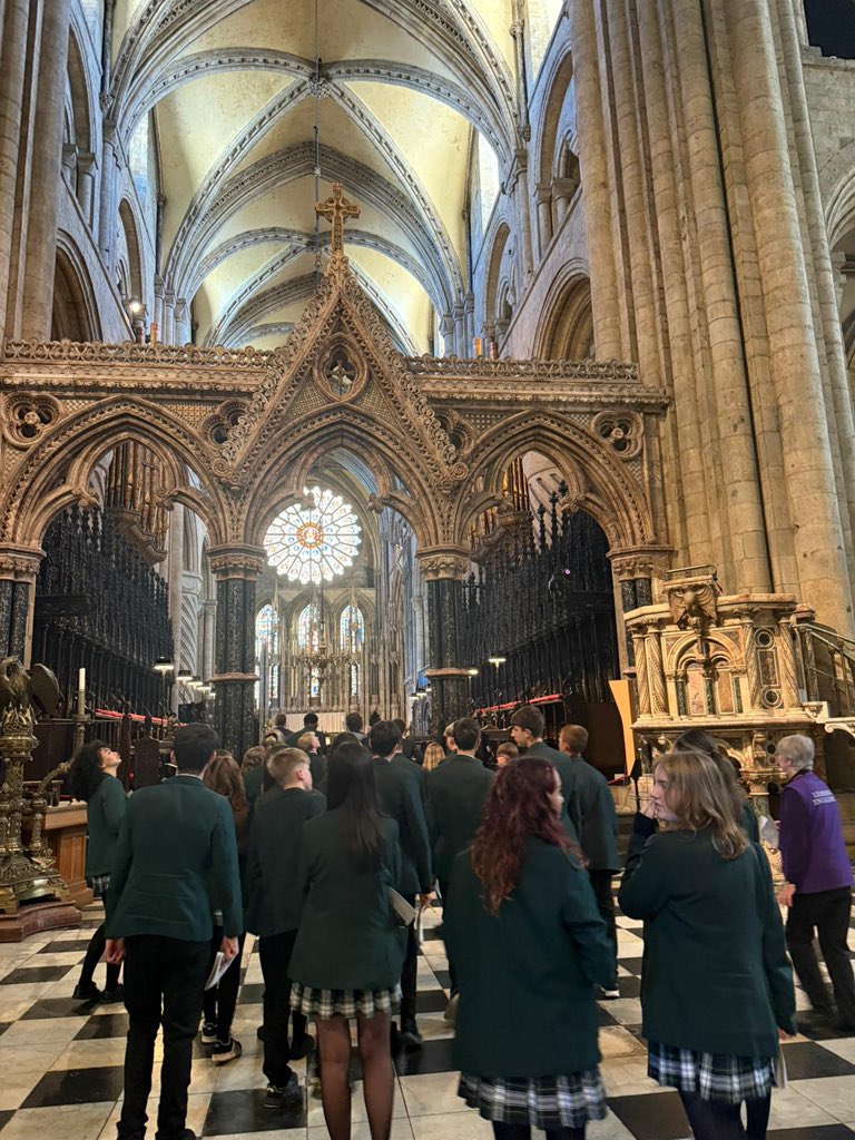 HorizonHistory's tweet photo. Our Y11 students are having a wonderful day exploring Durham Cathedral and Durham Castle #Opportunitiesforall #HorizonHistorians https://t.co/ADHpGj5Bd2