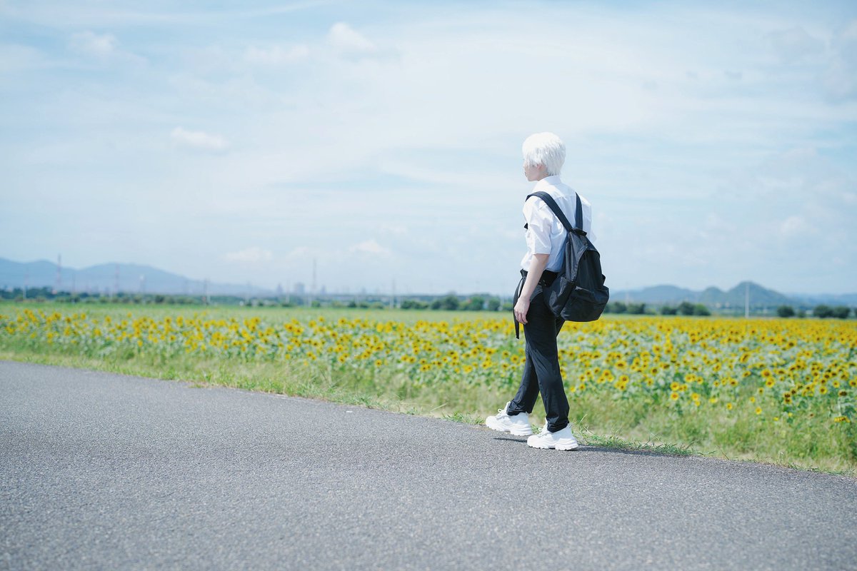 cos / 光が死んだ夏

  ヒカル

photo  / <a href="/kosacamera/">kosaCAMERA</a>