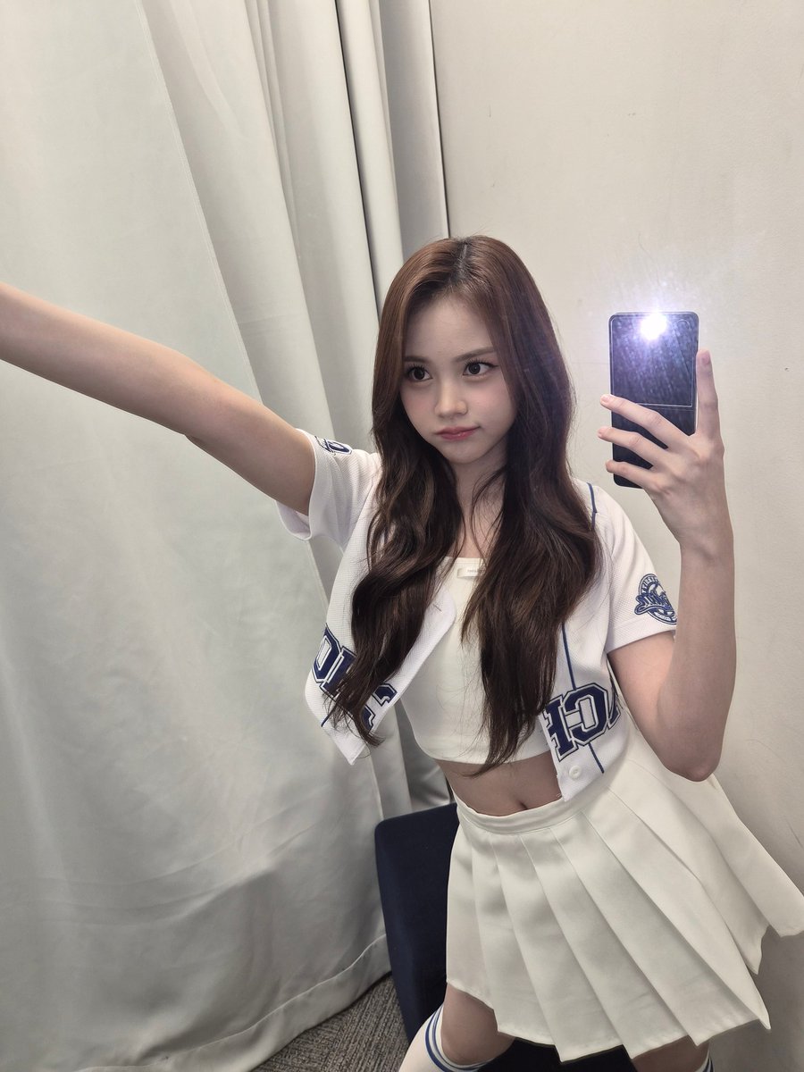 bewithcarmen's tweet image. CARMENITA?!?!?!?!?!