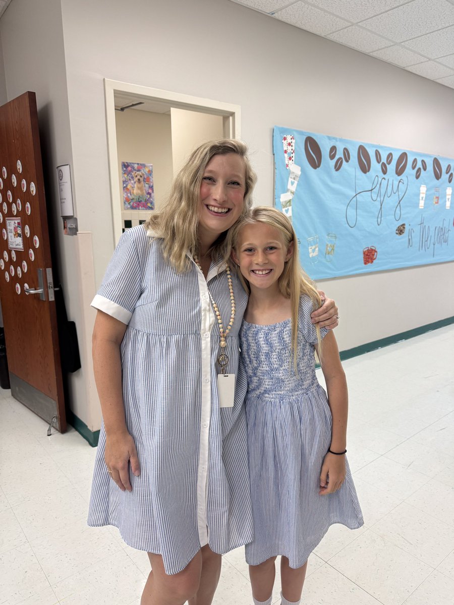 Picture day twins! 👯‍♀️📸💕
