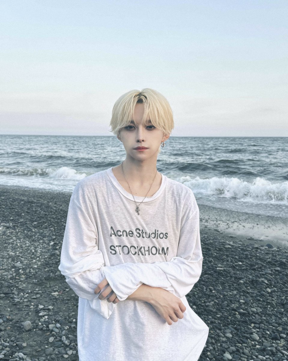 リョウリョウ アニメ「ぼっち・ざ・ろっく！」 Tシャツ 山田リョウ XLサイズ