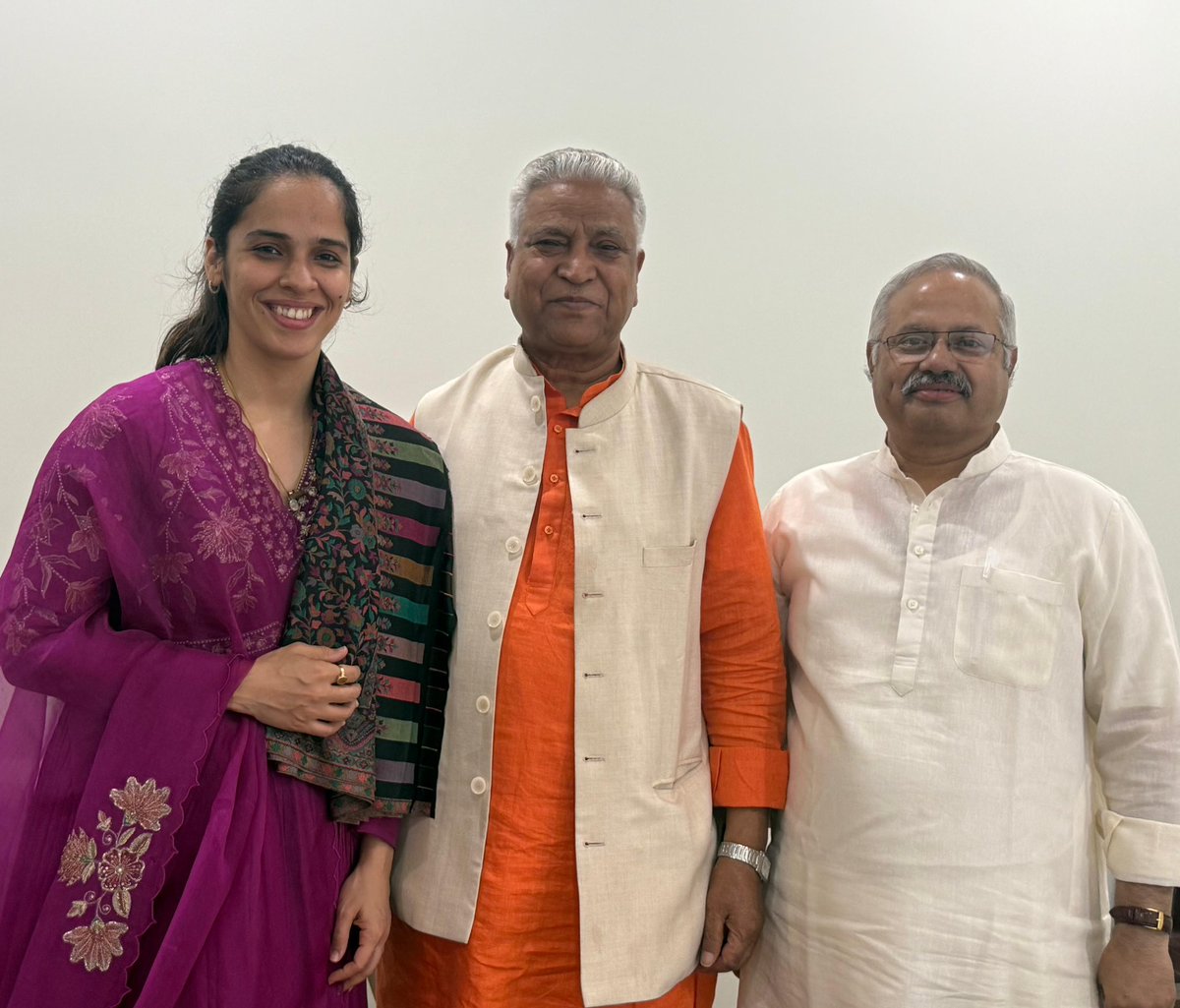 NSaina's tweet image. Honoured to visit Keshav Kunj, the new RSS Headquarters in Delhi, and pay respects to the organization&apos;s centennial legacy. Inspired by the dedication and vision of the Rashtriya Swayamsevak Sangh. Had the honor of meeting Shri Sunil Ambekar Ji, Akhil Bhartiya Prachar Pramukh,…