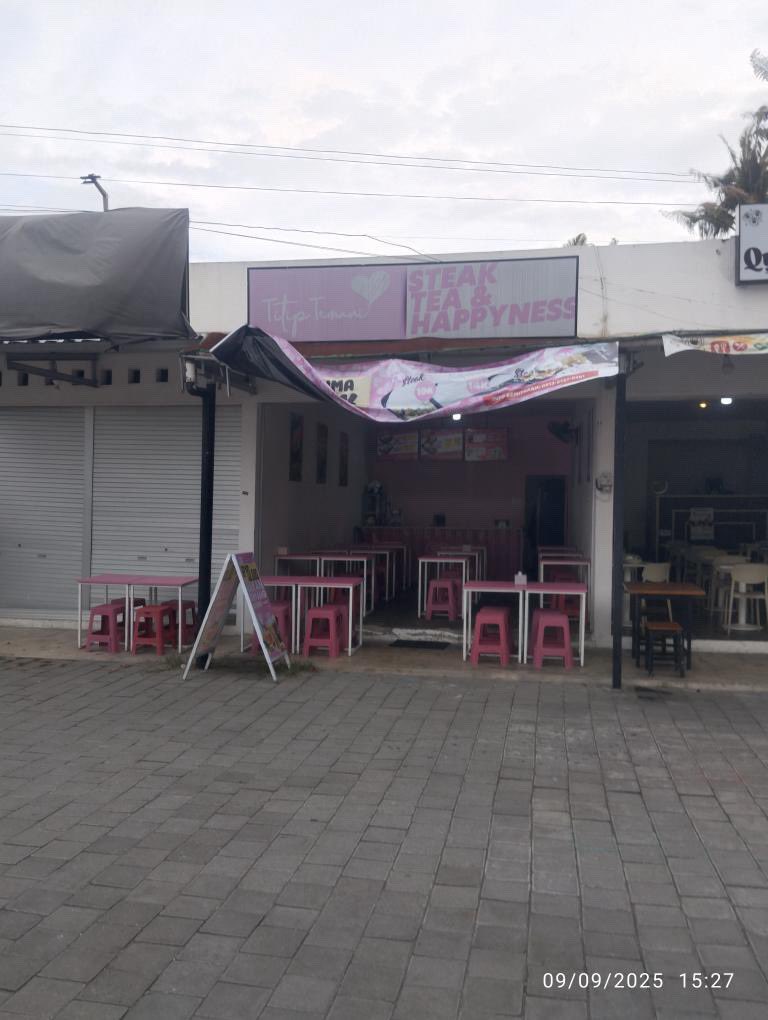 Min, saya share hal baik. 
Intine tadi sore  pulang kerja , macet semua jalan arah ke timur, saya mencoba Mampir di warung TITIP TEMANI, Utara terminal Concat. 
Nah Sik tak soroti adalah 
KINERJA TUKANG PARKIR.
ketika masuk, ada 4 tukang parkir, 2 membantu nyebrangin orang yg