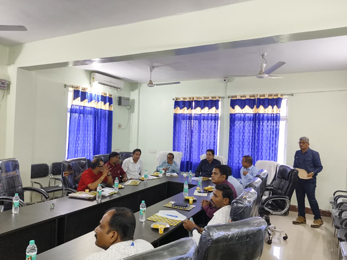 DMnabarangpur's tweet image. Attended the 1st DMVC meeting for the 2025-26 academic year at Govt. Polytechnic, Tirliamguda, Nabarangpur. Focused on enhancing technical education and skill development for our youth. 🛠️📚#SkillDevelopment #Nabarangpur #PolytechnicEducation @CMO_Odisha @SDTEOdisha
