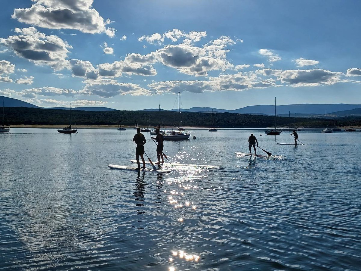 SierraNortecom's tweet image. Aún puedes hacer actividades acuáticas en el Embalse de El Atazar, con Nortesport😍 SierraNorte.com/nortesport-act…

Piraguas, windsurf, pádel surf... en Cervera de Buitrago

#kayak #windsurf #vela #actividades #SierraNorteMadrid #SierraNorteDeMadrid #ElMejorEstiloDeVida #sierrademadrid