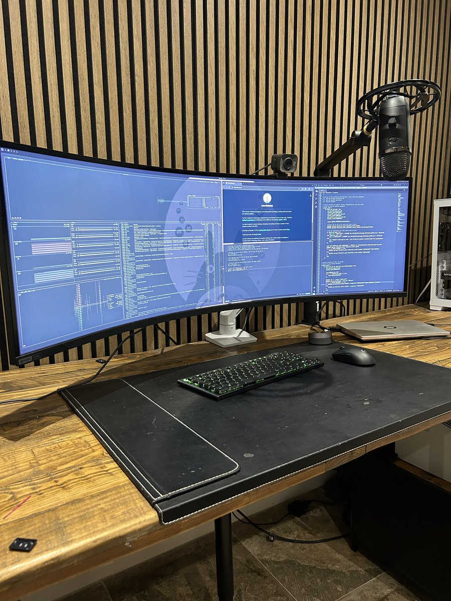 Framework13, Omarchy (From RailsWorld), Samsung 49inch G9.

<a href="/dhh/">DHH</a> <a href="/OmarchyLinux/">Omarchy Linux</a> <a href="/FrameworkPuter/">Framework</a>