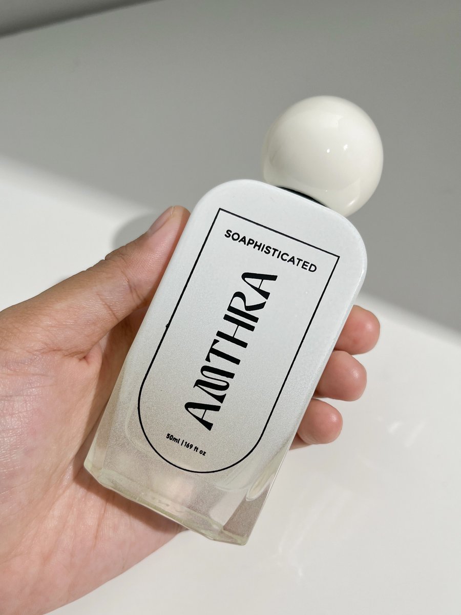 glossygita's tweet photo. Ini parfum wanginya kayak orang yang mandi 5x sehari🙏🏼😭

ENAK. BANGET. Pokoknya fresh, ringan, gak bakal salah dipake kapan ajaaa https://t.co/OS9aKTxVL9