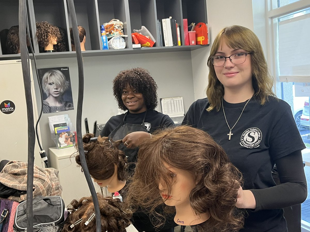Sheridan_Tech's tweet image. Our Cosmetology students have been busy perfecting their skills- flat irons, Marcel curls, and blowouts.✂️🪮 #SheridanTech #Cosmetology #handsontraining