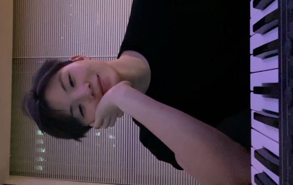 missing woozi’s weverse live 🥺🤍