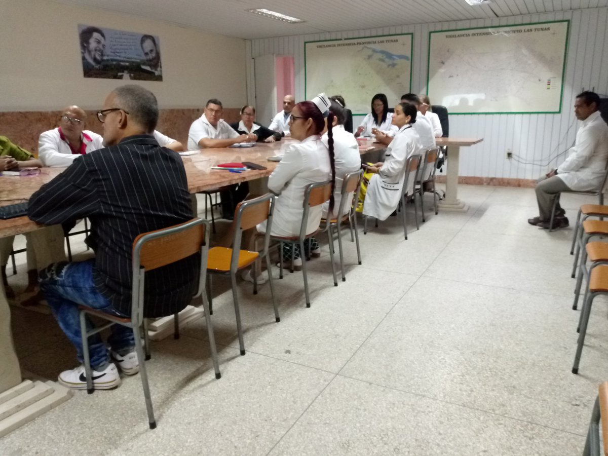 El #HospitalGuevara recibe equipo de trabajo del Minsap #PorLasTunasLaVictoria #CubaPorLaVida <a href="/MINSAPCuba/">Ministerio de Salud Pública de Cuba</a> <a href="/japortalmiranda/">José Angel Portal Miranda</a> <a href="/DrRobertoMOjeda/">Dr. Roberto Morales Ojeda</a> <a href="/PresidenciaCuba/">Presidencia Cuba 🇨🇺</a> <a href="/AsambleaCuba/">Asamblea Nacional Cuba</a> <a href="/LorenzoOsbel/">Osbel Lorenzo</a> <a href="/YelenysLasTunas/">Yelenys Tornet Menéndez</a> <a href="/dgslastunas/">Dirección General de Salud Las Tunas</a> <a href="/DirGeneralTunas/">Director General de Salud Las Tunas</a> <a href="/DirGestionTunas/">Directora de Gestión Sanitaria DGS Las Tunas</a> <a href="/marianela7772/">Marianela</a> <a href="/LuisNoelPerezR2/">Luis Noel Pérez Rivero</a>