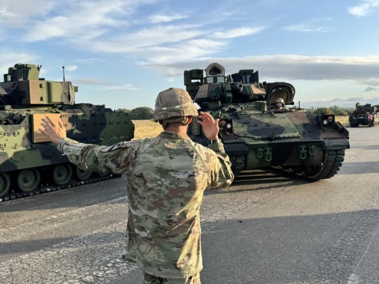 OSINTMilTracker's tweet image. The ⚔️ 🇺🇲 #USAREUR-AF sending more than 100 M2A3 Bradley infantry fighting vehicles to #NATO's eastern flank in #Poland within units from the 1st Cavalry Division, specifically personnel from the 2nd Battalion, 3rd Brigade, 7th Cavalry Regiment.