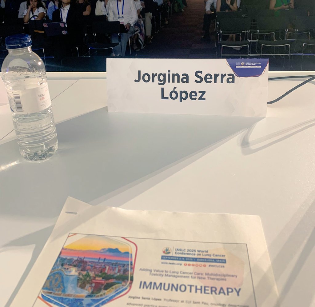 EuiSantPau's tweet photo. 📍La @SerraJorgina, professora de la nostra escola, ha participat com a Speaker convidada al Congrès mundial de càncer de pulmó a Barcelona, amb una ponència titulada: Immunotherapy.
Moltes felicitats, Jorgina!! 
🫁 💪📢
@EuiSantPau 
@SPulmo https://t.co/kPfk0vihMp