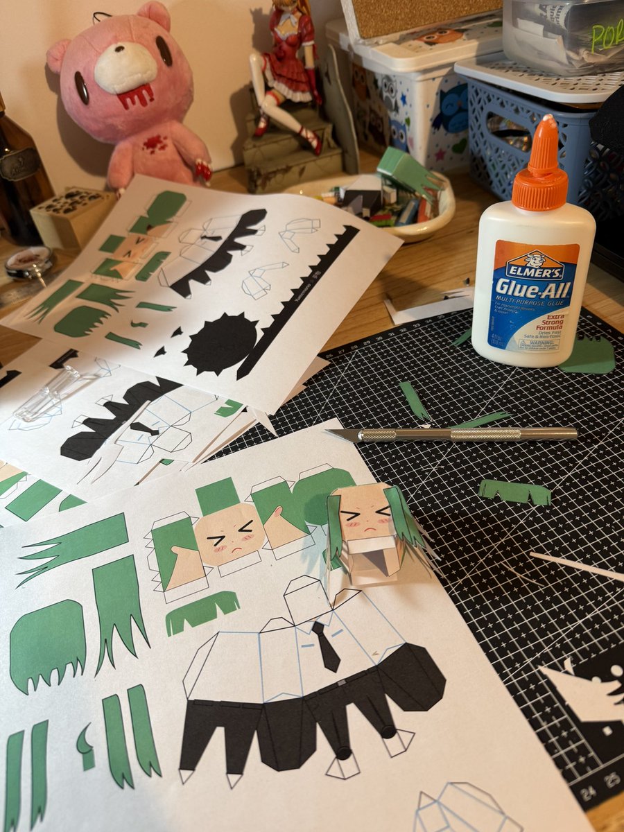 What is going on !!!!!! She is bald 👨‍🦲