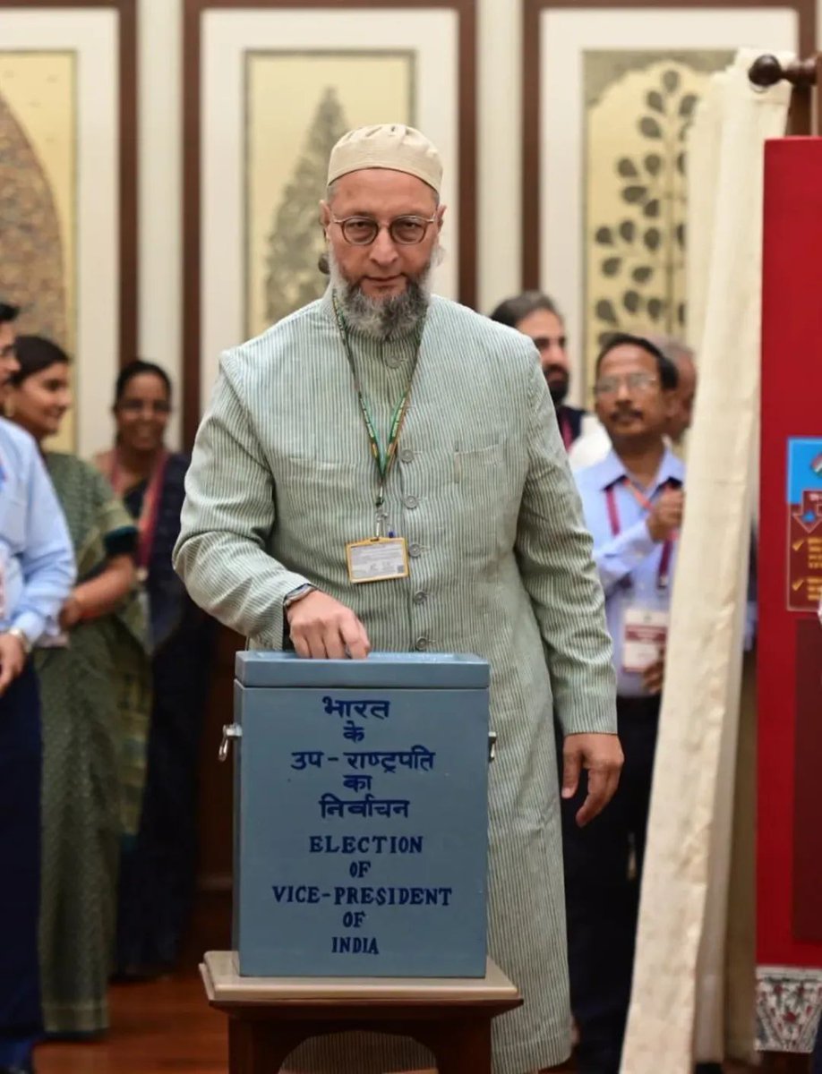.<a href="/aimim_national/">AIMIM</a> Chief &amp; Hyderabad MP Barrister <a href="/asadowaisi/">Asaduddin Owaisi</a> Sahab casts his vote at Parliament House in Delhi in the Vice-Presidential election.

#aimim #owaisi #asadowaisi #asadowaisiimperator #asaduddinowaisi #VicePresidentialElection2025