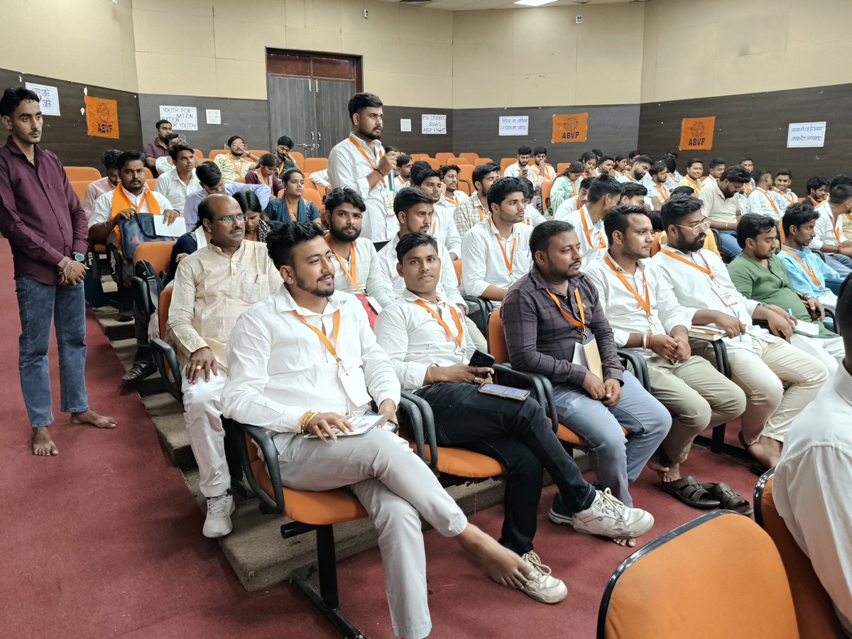 abvpbraj's tweet photo. आगरा में आयोजित अभाविप ब्रज प्रांत की एक दिवसीय प्रांत कार्यकारी परिषद बैठक में अभाविप के पश्चिम उत्तर प्रदेश क्षेत्र के क्षेत्रीय संगठन मंत्री श्री @iManojNikhra ने ‘सदस्यता व आयाम कार्य गतिविधि विषय' पर कार्यकर्ताओं को संबोधित किया। 

#ABVPBraj https://t.co/73gdBsggya