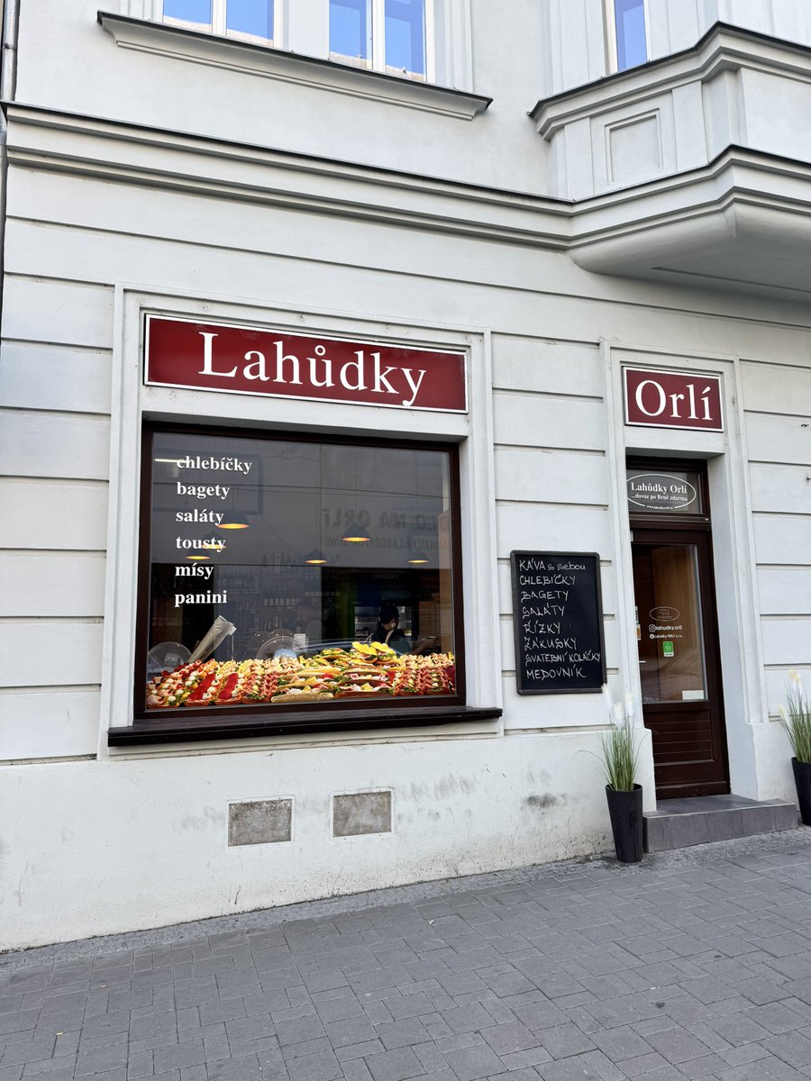 Vopice na gumě tweet media