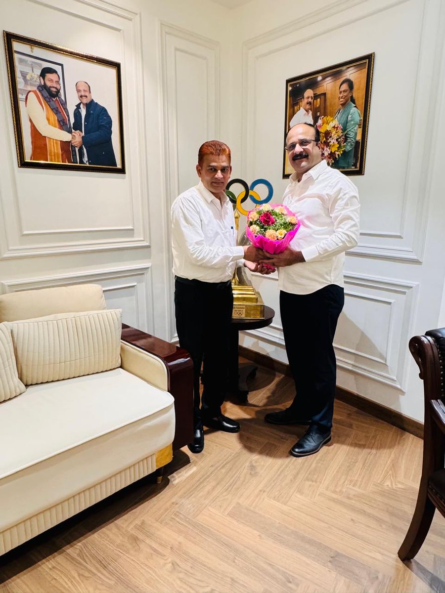 CaptJasvinder's tweet photo. Met Sh. Subhash Ganga Ji, Hon’ble Member @hssc_official, at Olympic Bhawan today.
Fruitful discussions held on issues related to sports & athletes of Haryana.
#HaryanaSports #AthletesFirst https://t.co/Q4XrzZOo43
