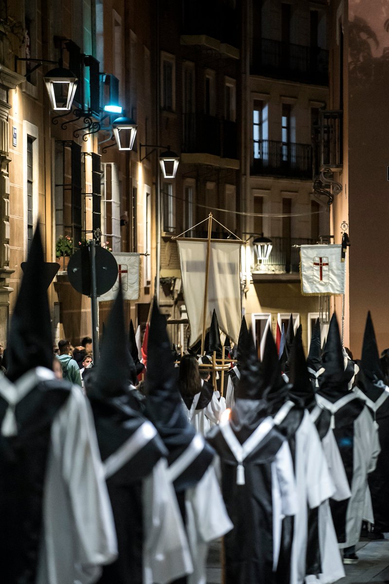 COFRADÍA DE NUESTRO PADRE JESÚS RESUCITADO, MARÍA SANTÍSIMA DE LA ALEGRÍA Y LAS LÁGRIMAS DE SAN PEDRO (1959)
⛪️ Convento de Porta Coeli (Desde 1986)

Contacto:
E-mail: cofradia@jesusresucitado.es
Web: jesusresucitado.es
Twitter: <a href="/JResucitado/">Cofradía JResucitado</a>
Instagram: resucitadovall