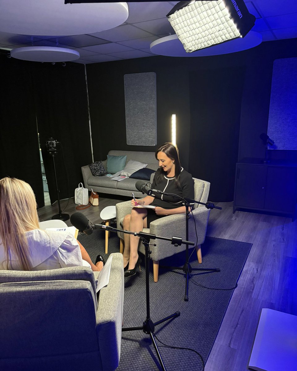 PDTsolutions's tweet image. Not your usual podcast session… 🎬

For this episode, our director Samantha Leleu stepped into the host’s chair to sit down with Charlotte Le’Maire (LMP Legal) and dive into the journey behind Driving the Verdict.

⚖️ A few changes, a fresh perspective, and an event we can’t…