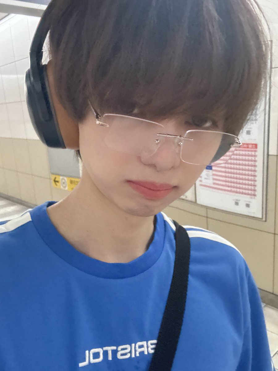 a with X0X0 (@xGzrx7) / X