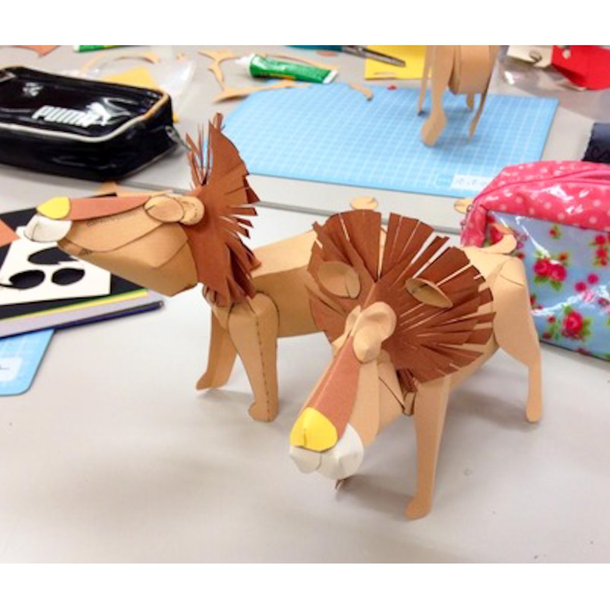Mihoome_akiyama's tweet photo. 🦁 Lion 🦁
Not in my books, but one of my favorite templates!
You can curl or color the mane—style starts with the hairstyle 💇♀️✨
#papercraft #paperart #lion #papersculpture #handmadeart #miteintes #canson #cansonpaper https://t.co/kIz85gyZ2W