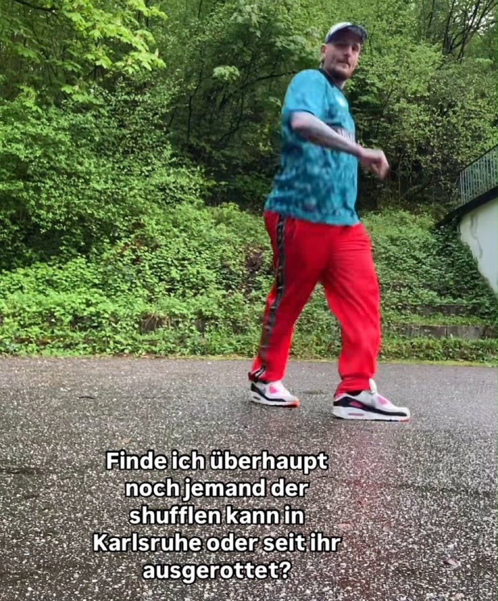herr knax (satire) tweet media