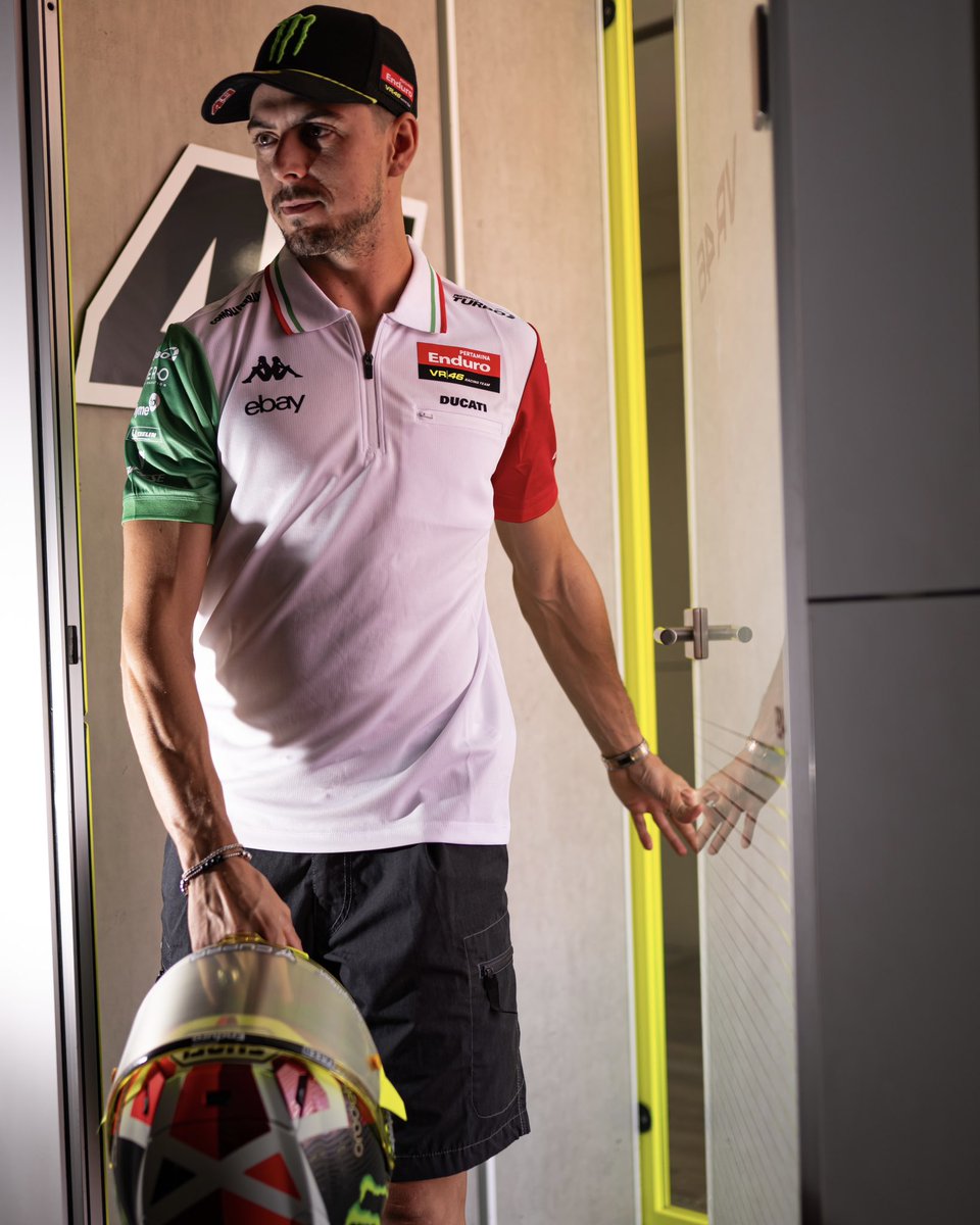 VR46RacingTeam's tweet photo. We’re home, ragazzi! 🏡

A tribute to our flag, our colors, and the unmistakable Italian vibes. 🇮🇹

The new Capsule - Misano Edition has landed. Now available on #KappaSport &amp; #VR46Tribe 🔗 

#SanMarinoGP #MotoGP #PertaminaEnduroVR46RacingTeam https://t.co/4d18itxWdF