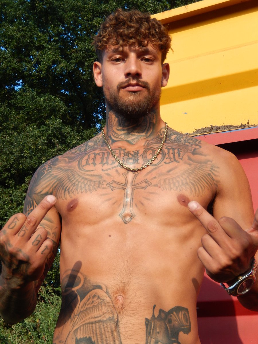 Fuck your feelings.
Worship my body.
Open your wallet or stay irrelevant. 💸

#findom #cashslave #paypiggies #alphamale #obeyme